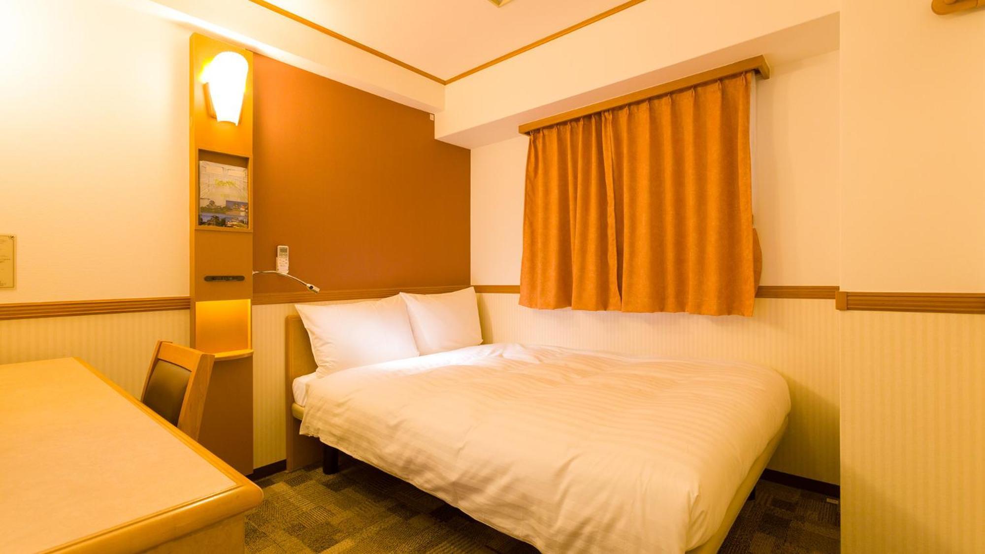 Toyoko Inn Yokohama Kannai Szoba fotó